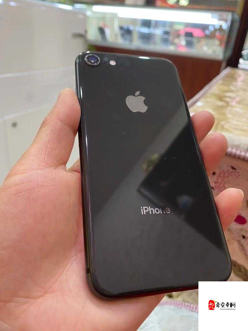 33 岁女人买 iPhone8：为何钟情这款手机背后的故事